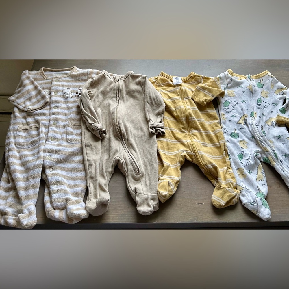 🦋(4) Vintage Footies